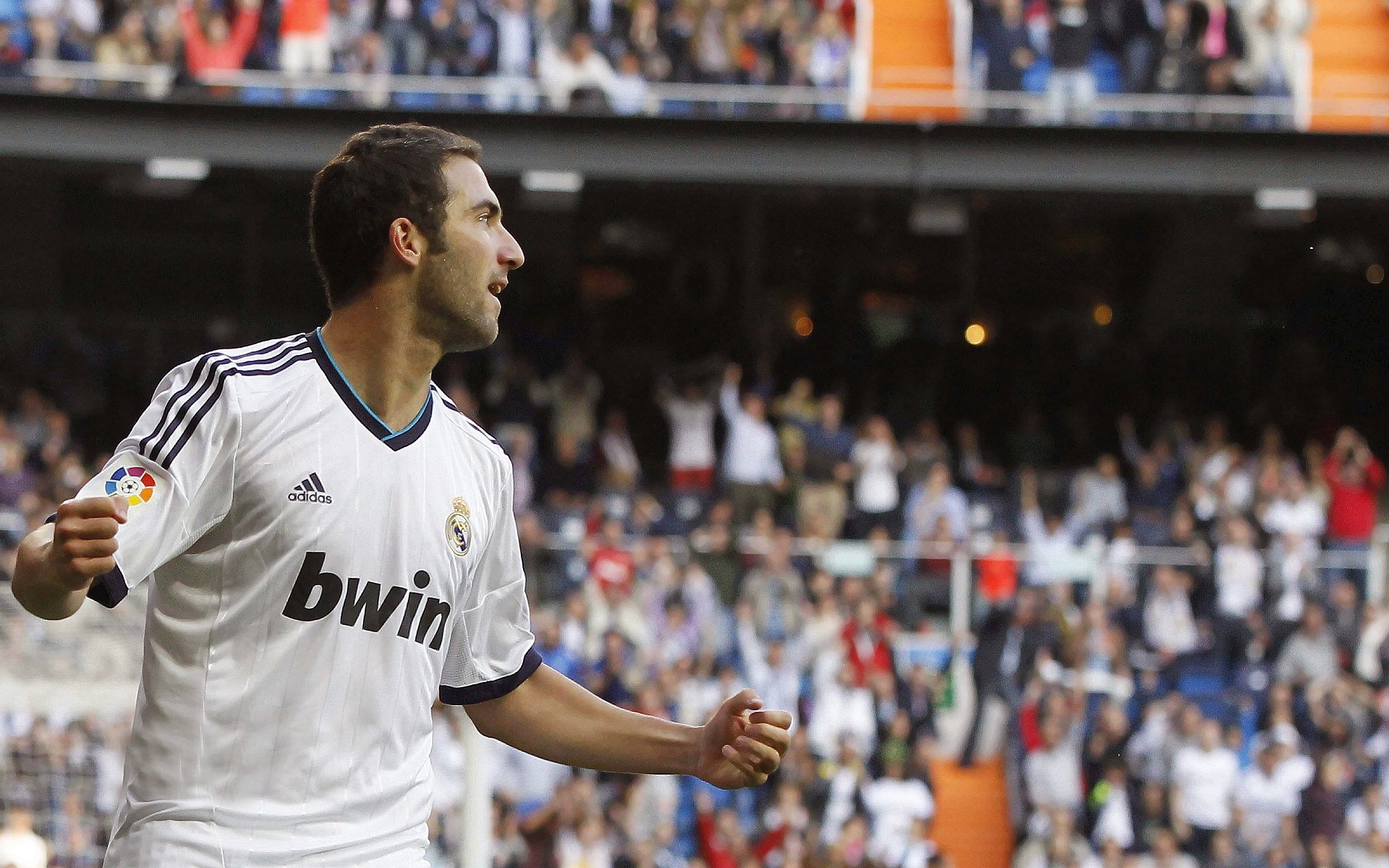 世界杯洲际附加赛首回合：主场球队占尽优势次回合压力减轻